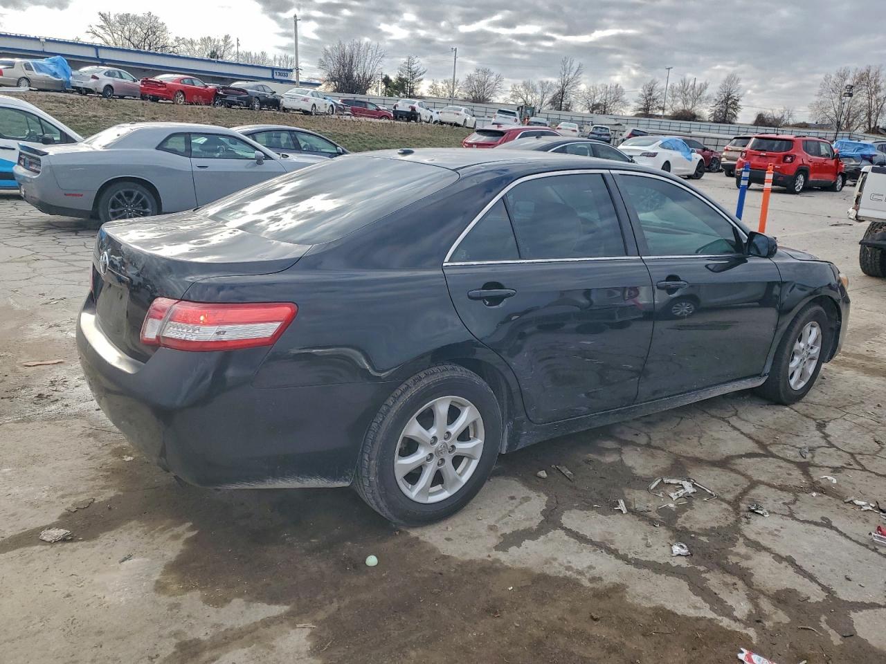 2010 TOYOTA CAMRY BASE photo 3