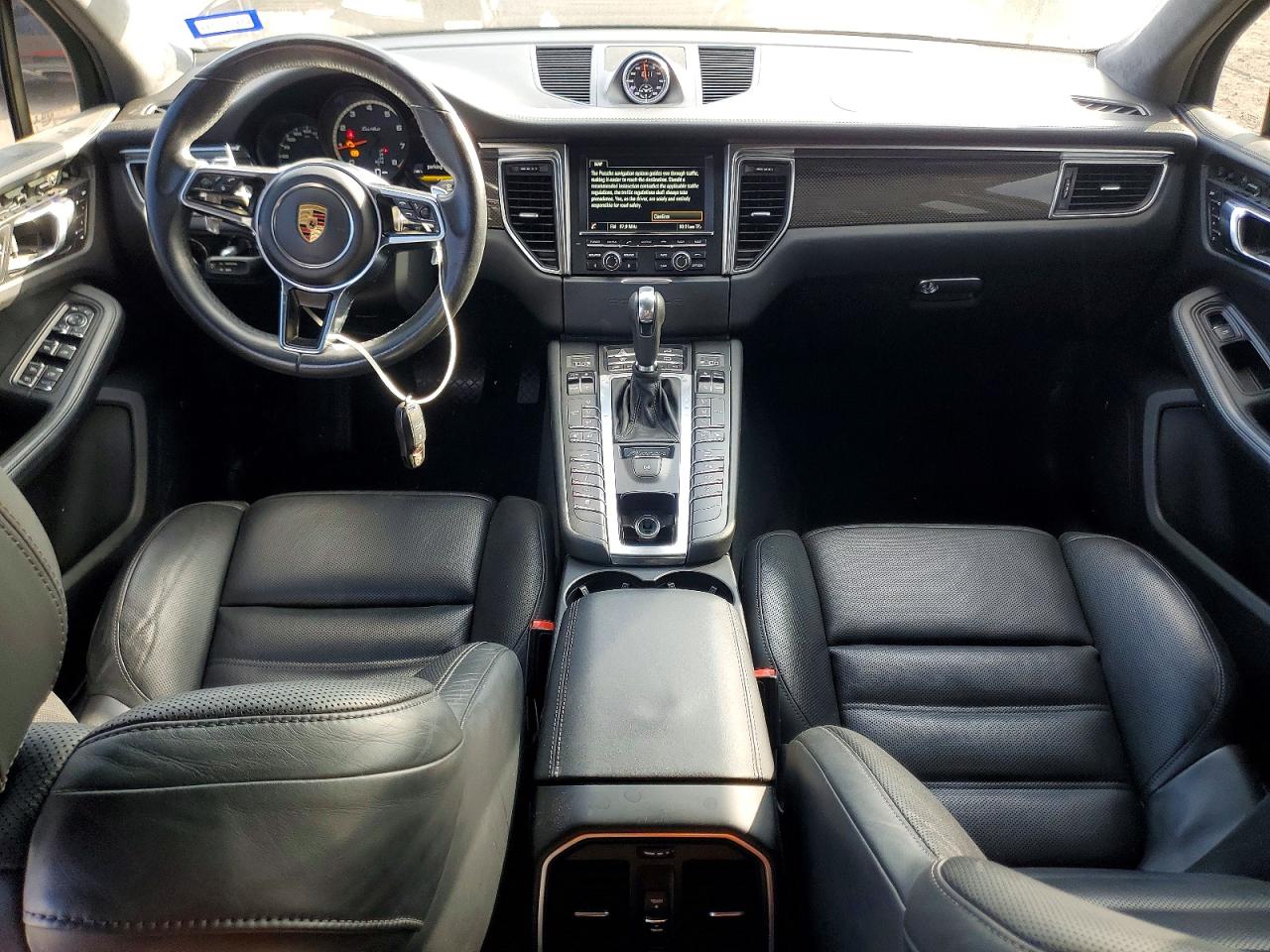 2016 PORSCHE MACAN TURBO photo 8