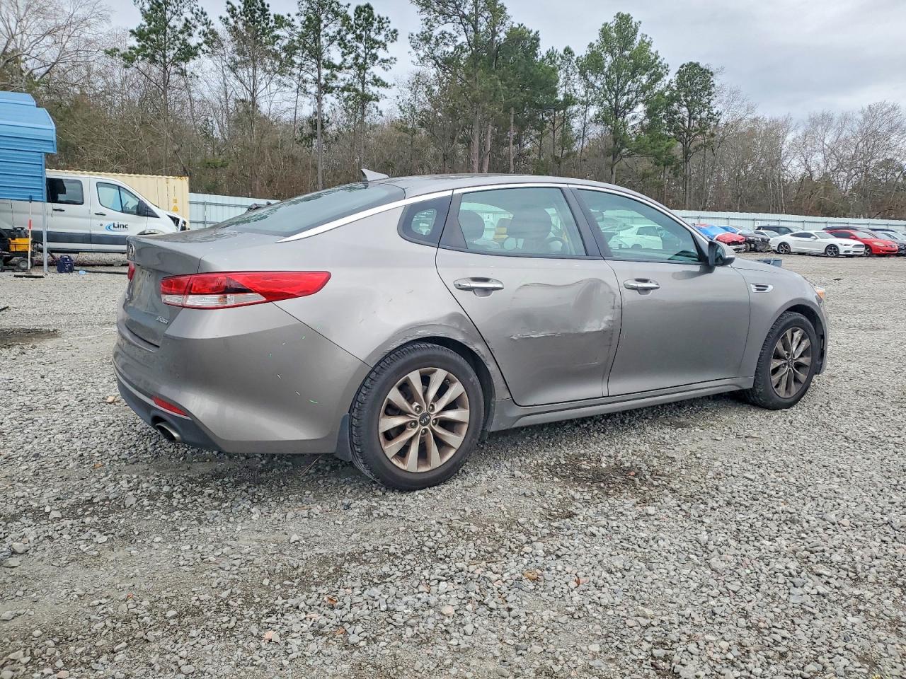 2018 KIA OPTIMA LX photo 3