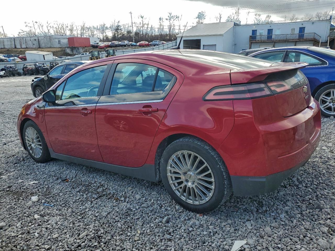 2013 CHEVROLET VOLT photo 2