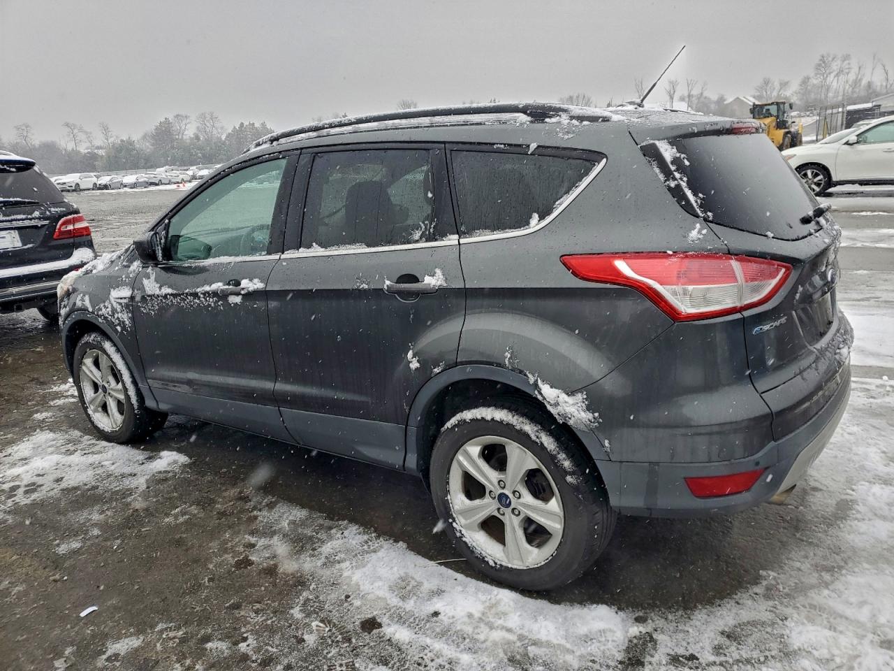 2016 FORD ESCAPE SE photo 2