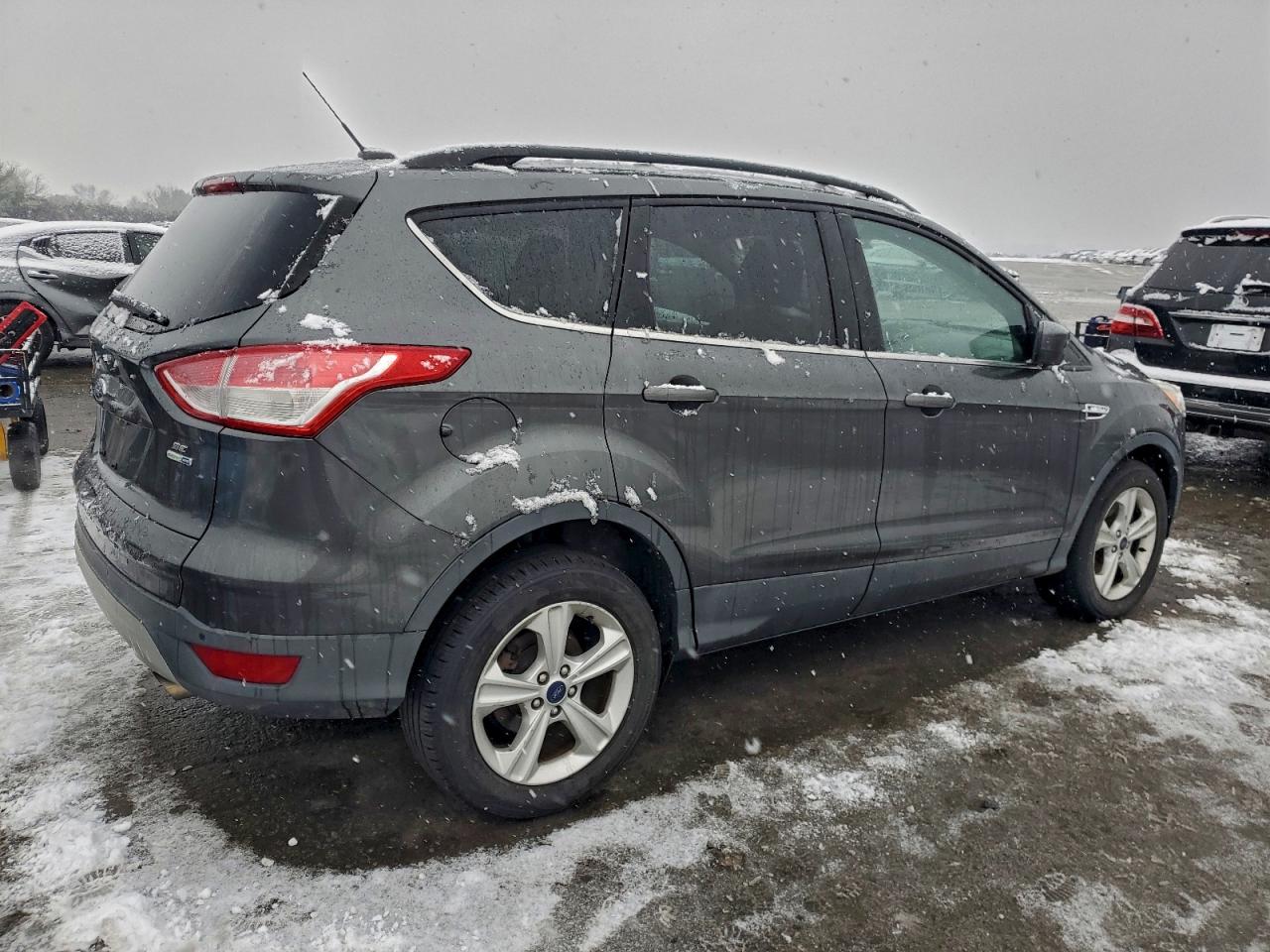 2016 FORD ESCAPE SE photo 3