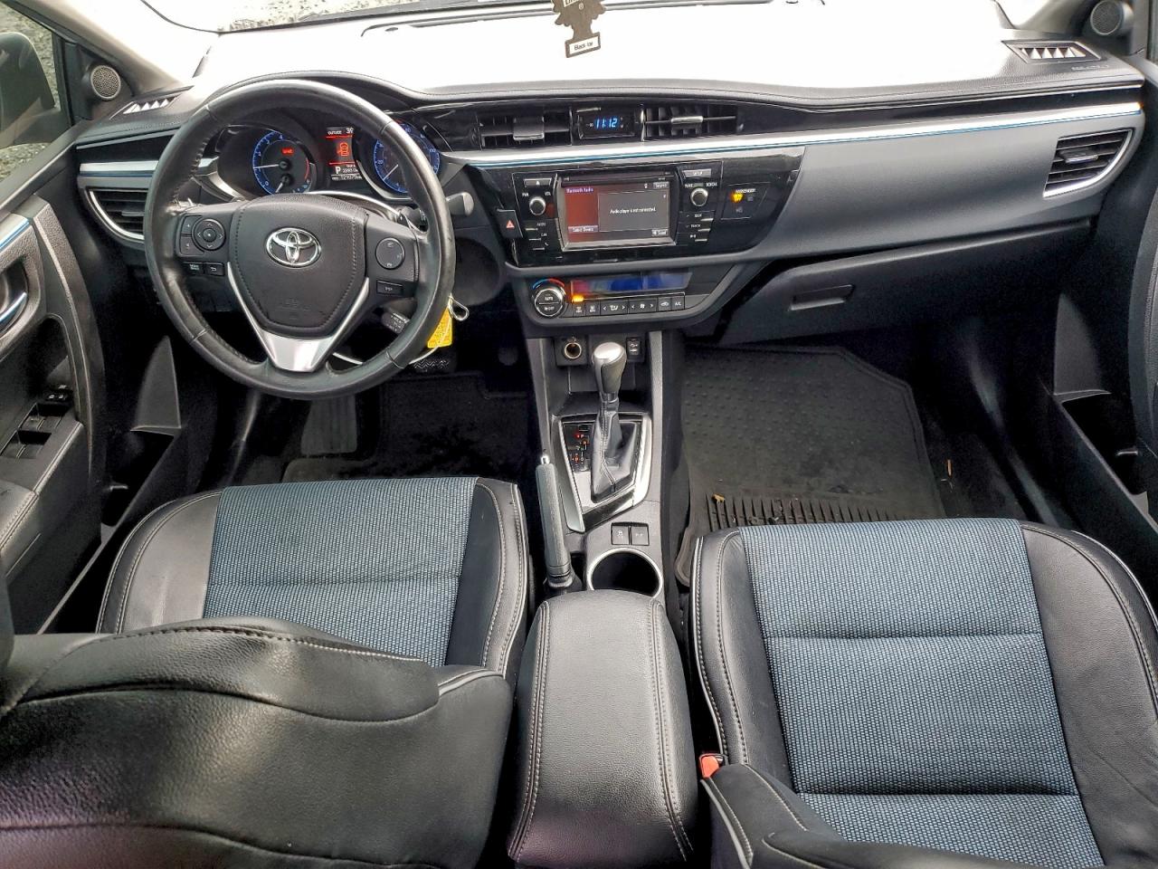 2015 TOYOTA COROLLA L photo 8