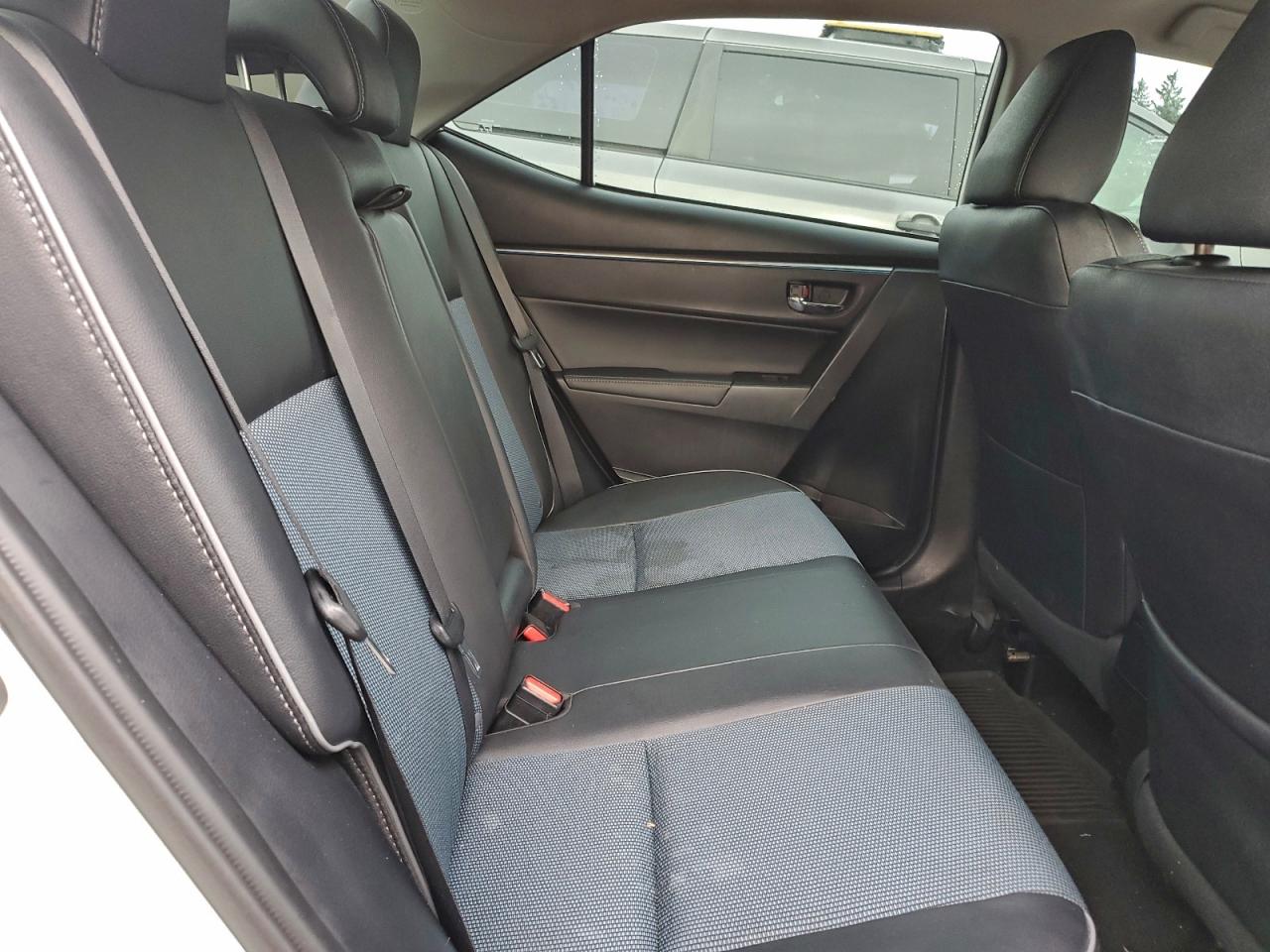 2015 TOYOTA COROLLA L photo 10