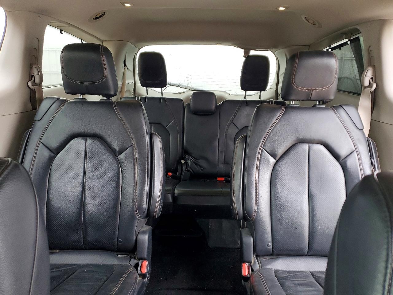2019 CHRYSLER PACIFICA TOURING L photo 10