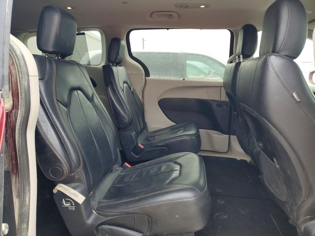 2019 CHRYSLER PACIFICA TOURING L photo 11