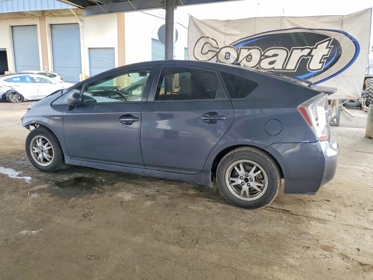 2011 TOYOTA PRIUS photo 2