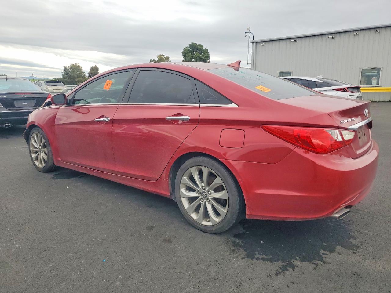 2011 HYUNDAI SONATA SE photo 2
