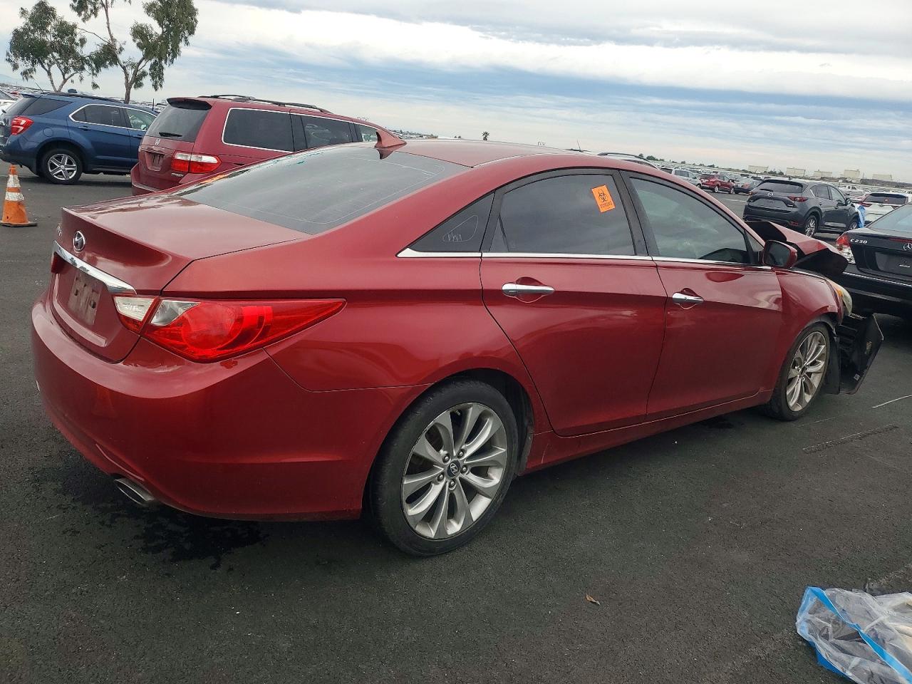 2011 HYUNDAI SONATA SE photo 3