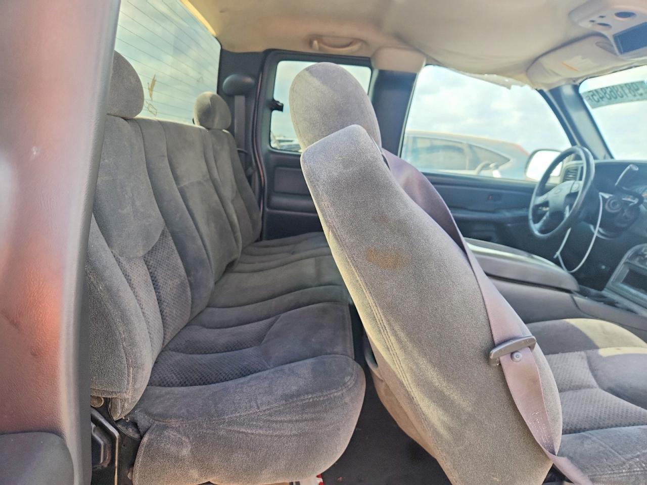 2004 CHEVROLET SILVERADO C1500 photo 10