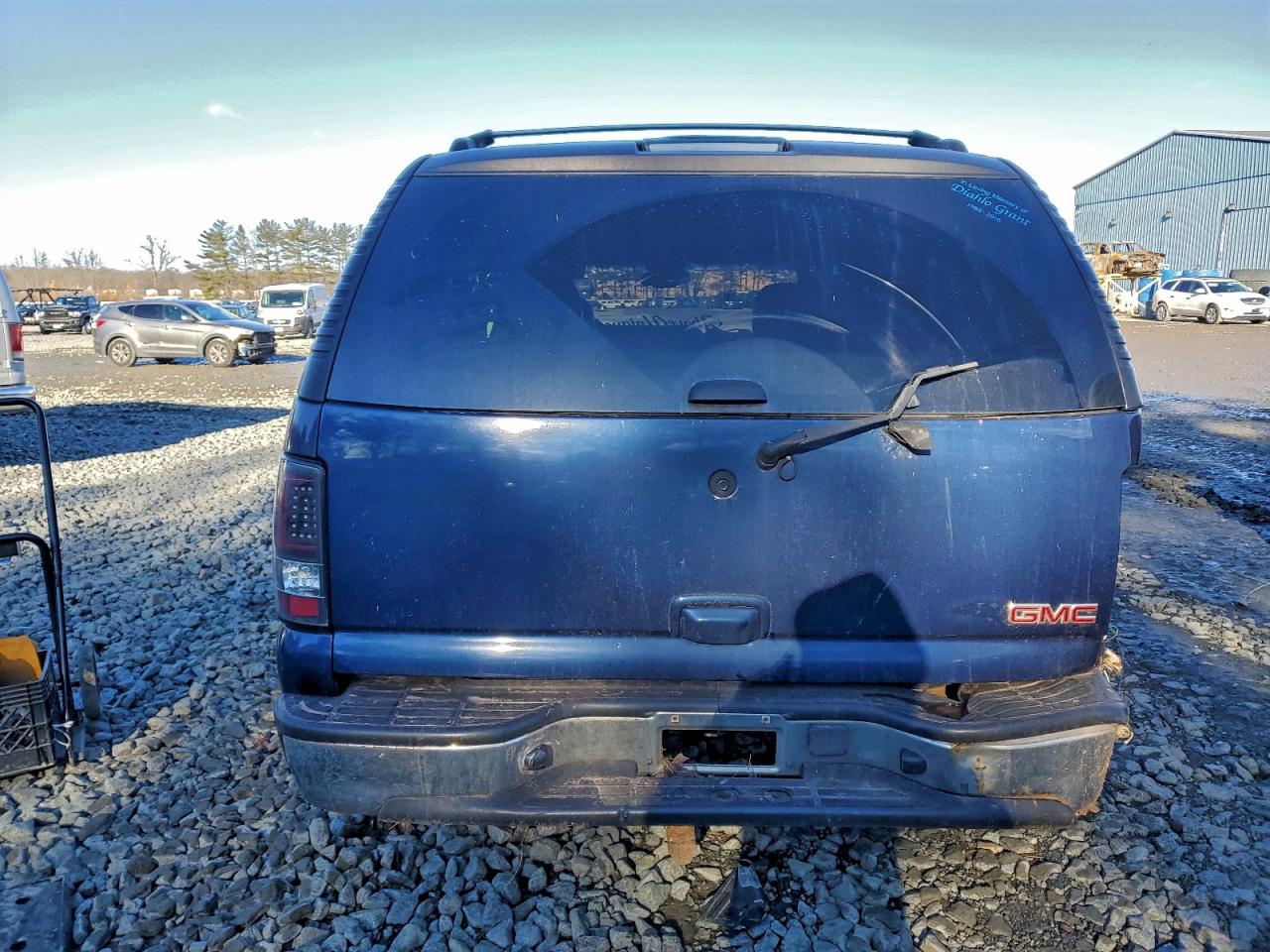 2003 GMC YUKON photo 6