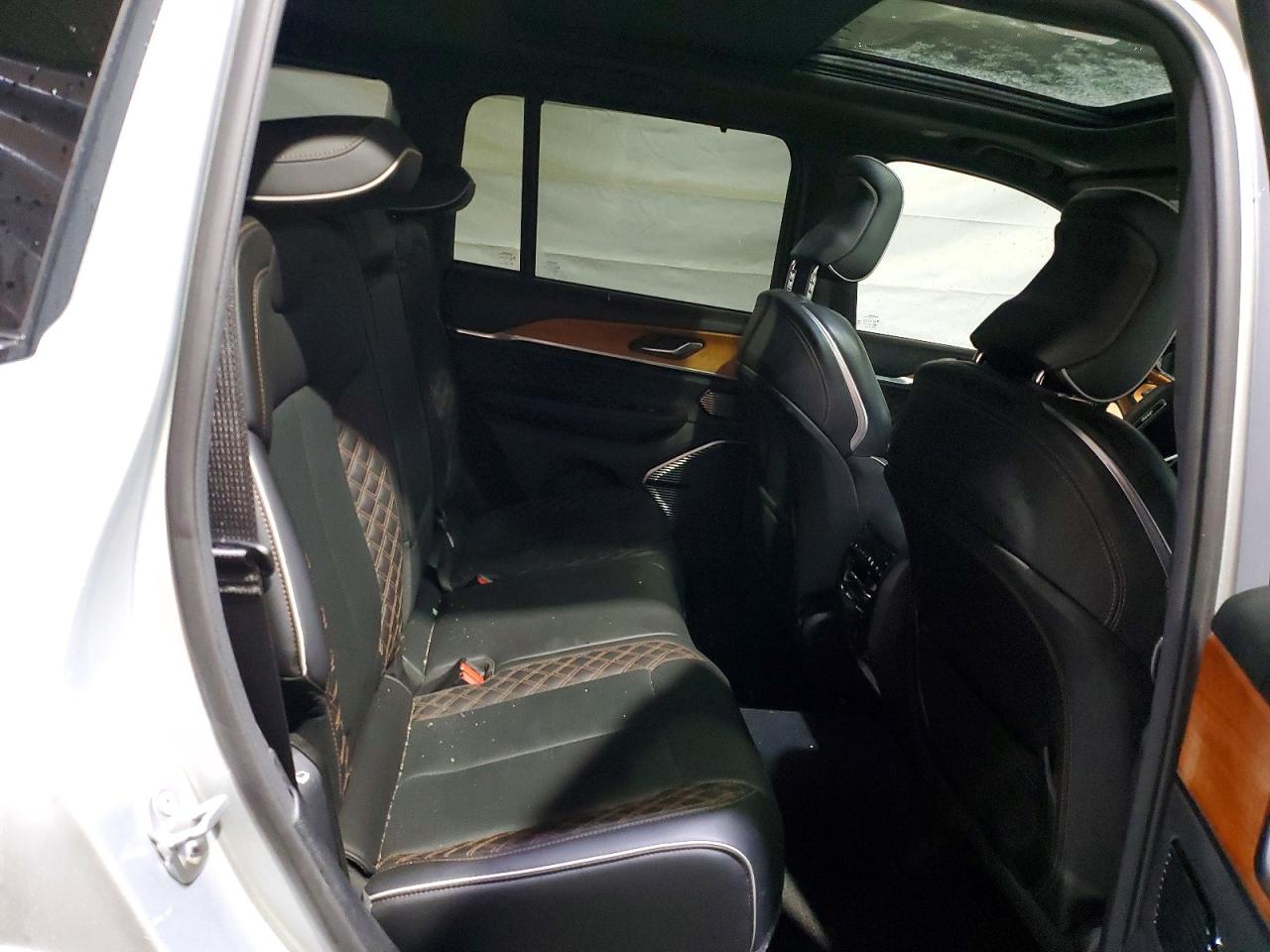 2022 JEEP GRAND CHEROKEE SUMMIT 4XE photo 11