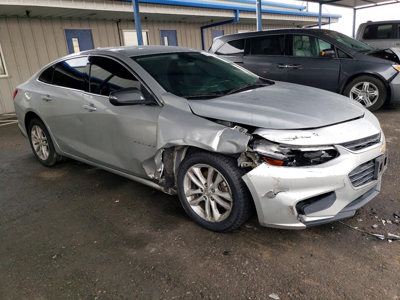 2018 CHEVROLET MALIBU LT photo 4