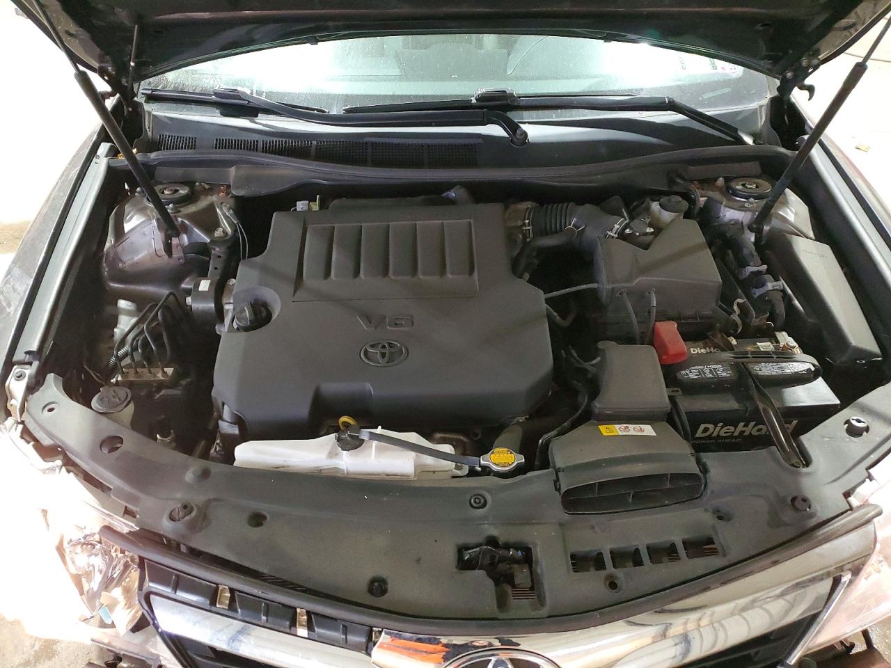 2013 TOYOTA CAMRY SE photo 11