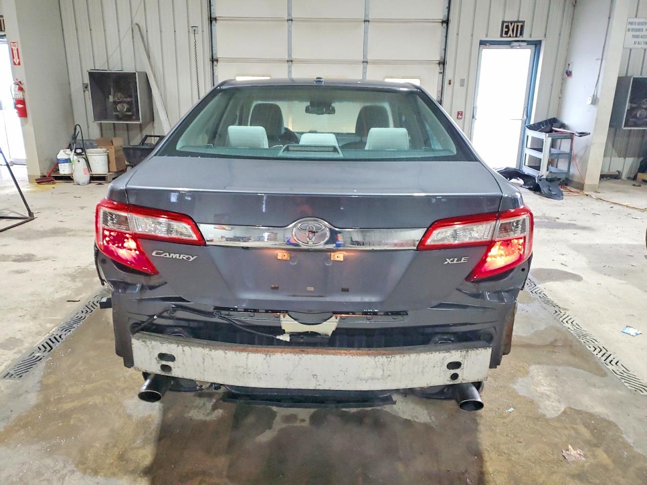 2013 TOYOTA CAMRY SE photo 6