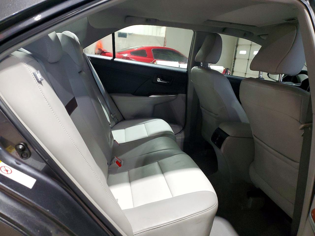 2013 TOYOTA CAMRY SE photo 10