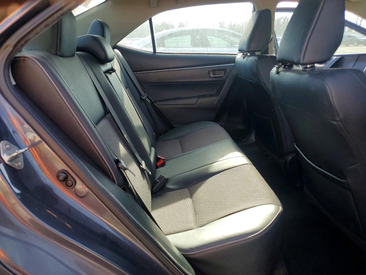 2015 TOYOTA COROLLA L photo 10