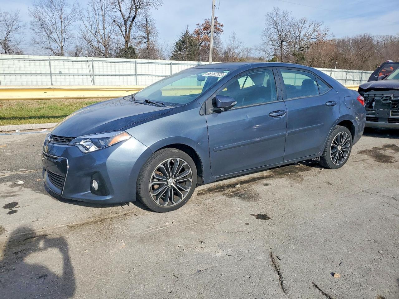 2015 TOYOTA COROLLA