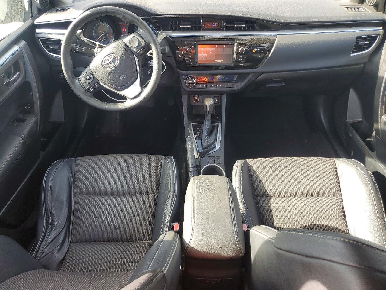 2015 TOYOTA COROLLA L photo 8