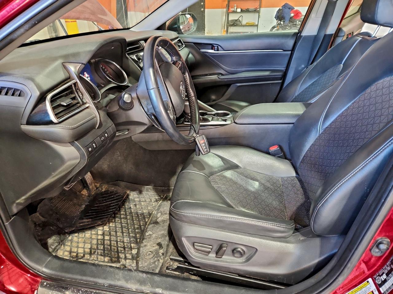 2018 TOYOTA CAMRY XSE photo 7