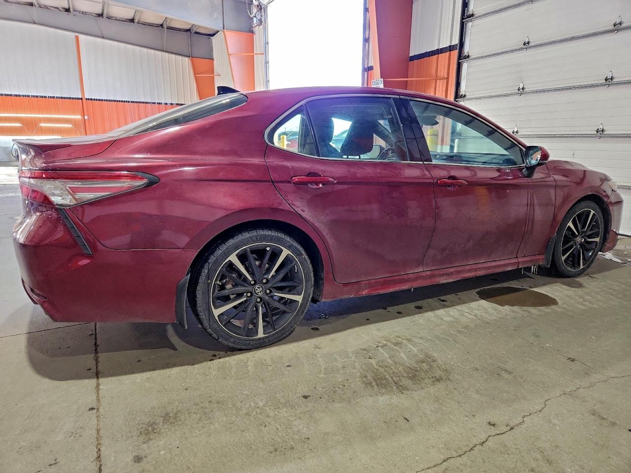 2018 TOYOTA CAMRY XSE photo 3