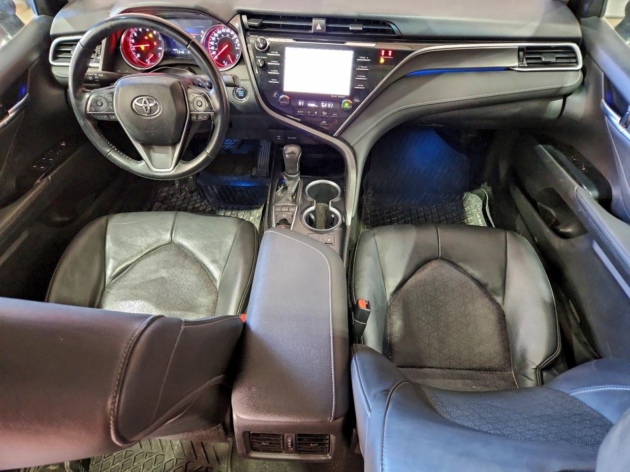 2018 TOYOTA CAMRY XSE photo 8