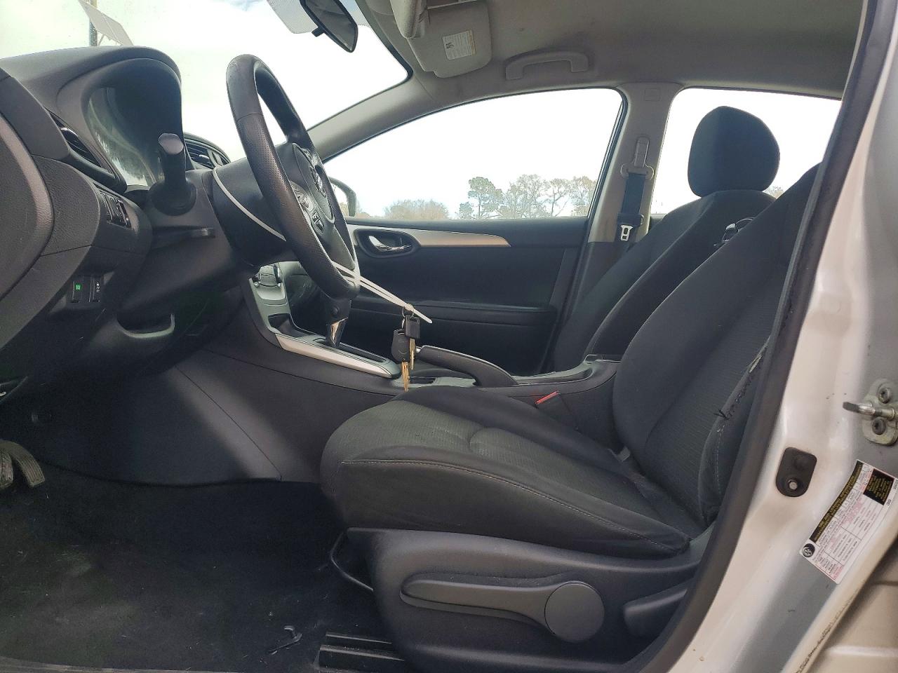 2019 NISSAN SENTRA S photo 7