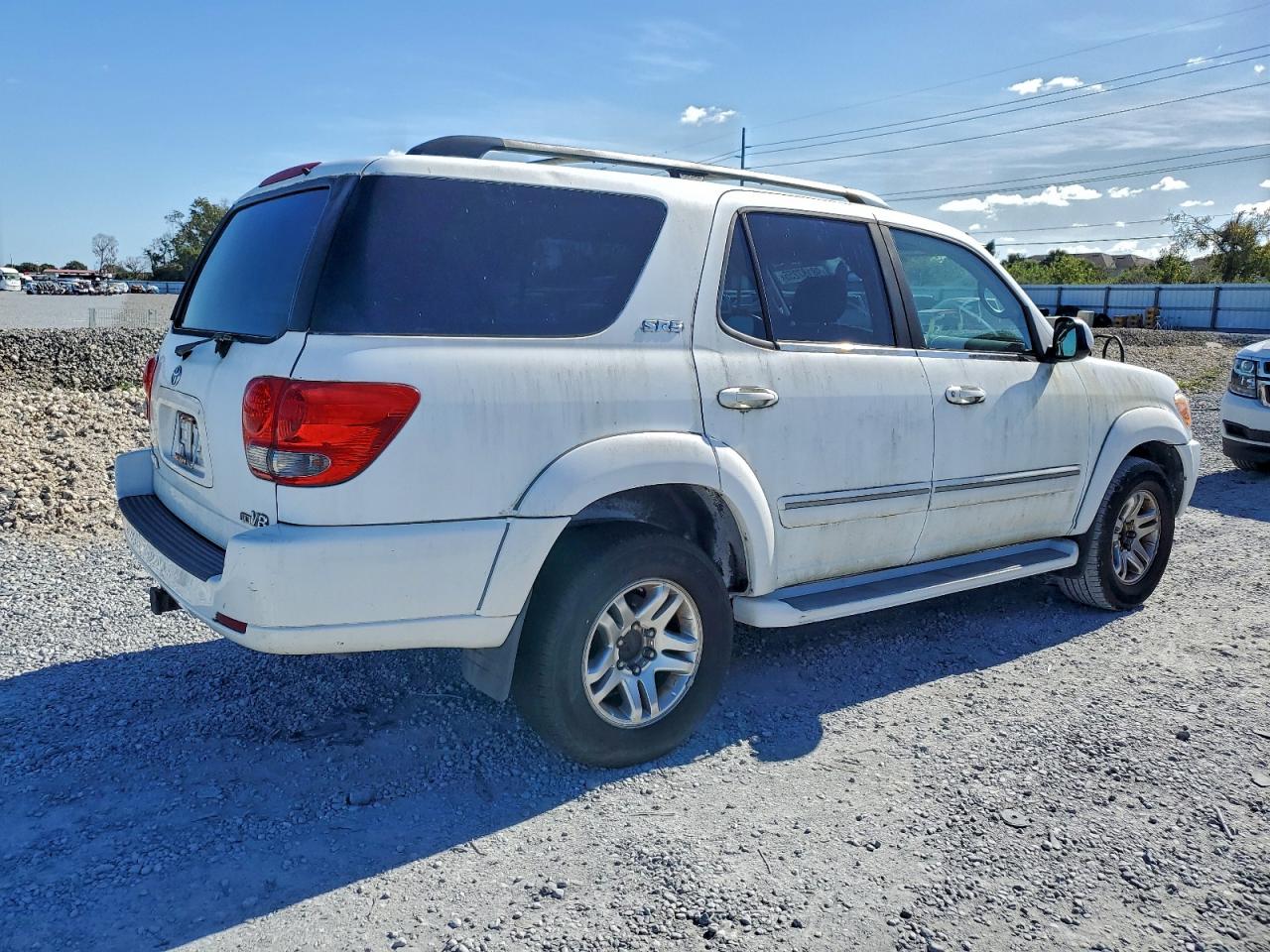 2005 TOYOTA SEQUOIA SR5 photo 3