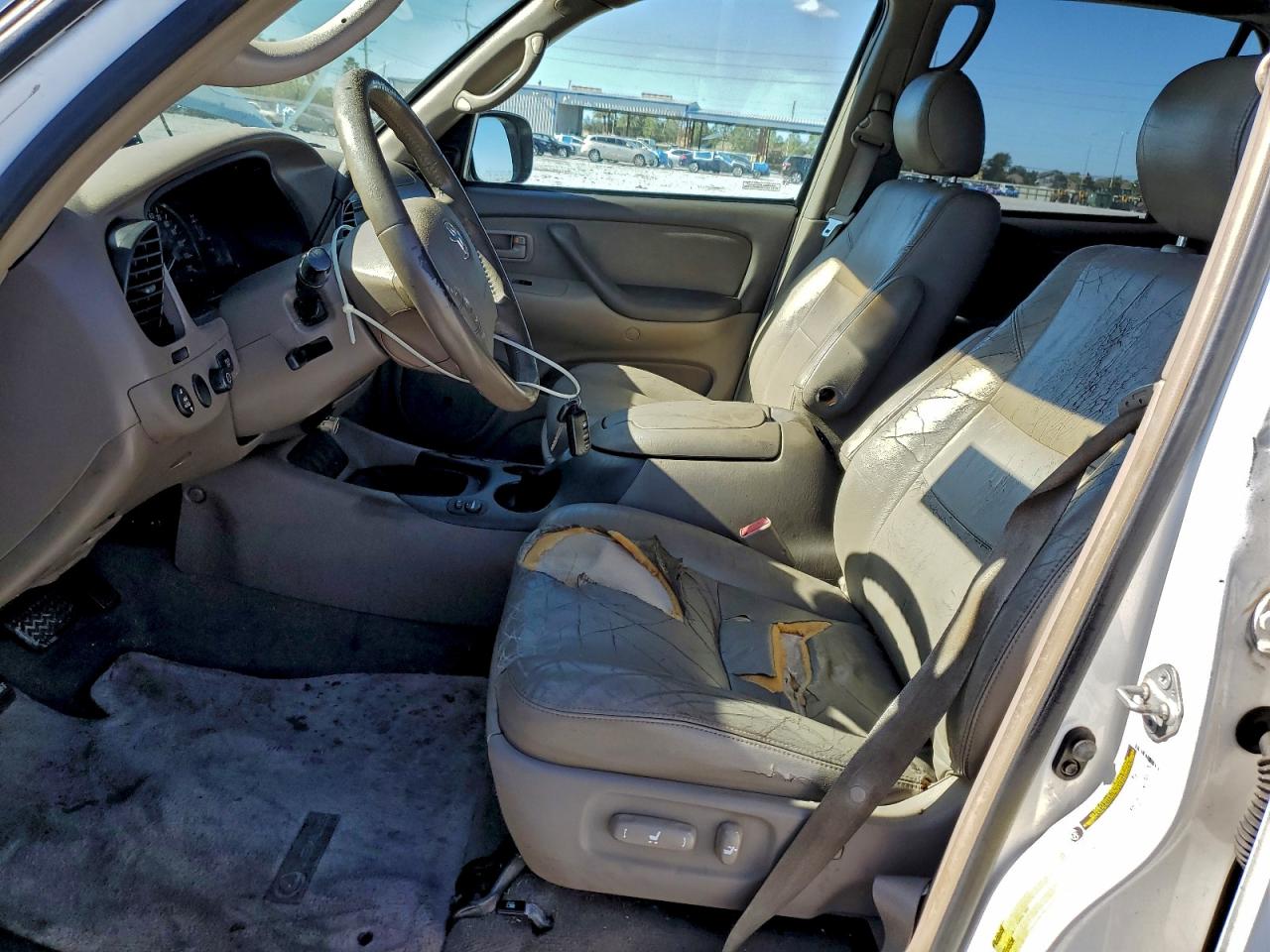 2005 TOYOTA SEQUOIA SR5 photo 7