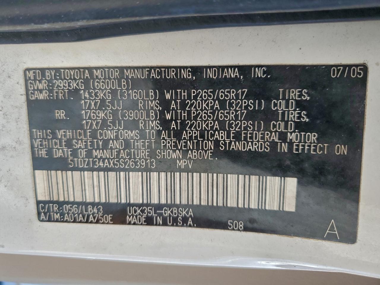 2005 TOYOTA SEQUOIA SR5 photo 13