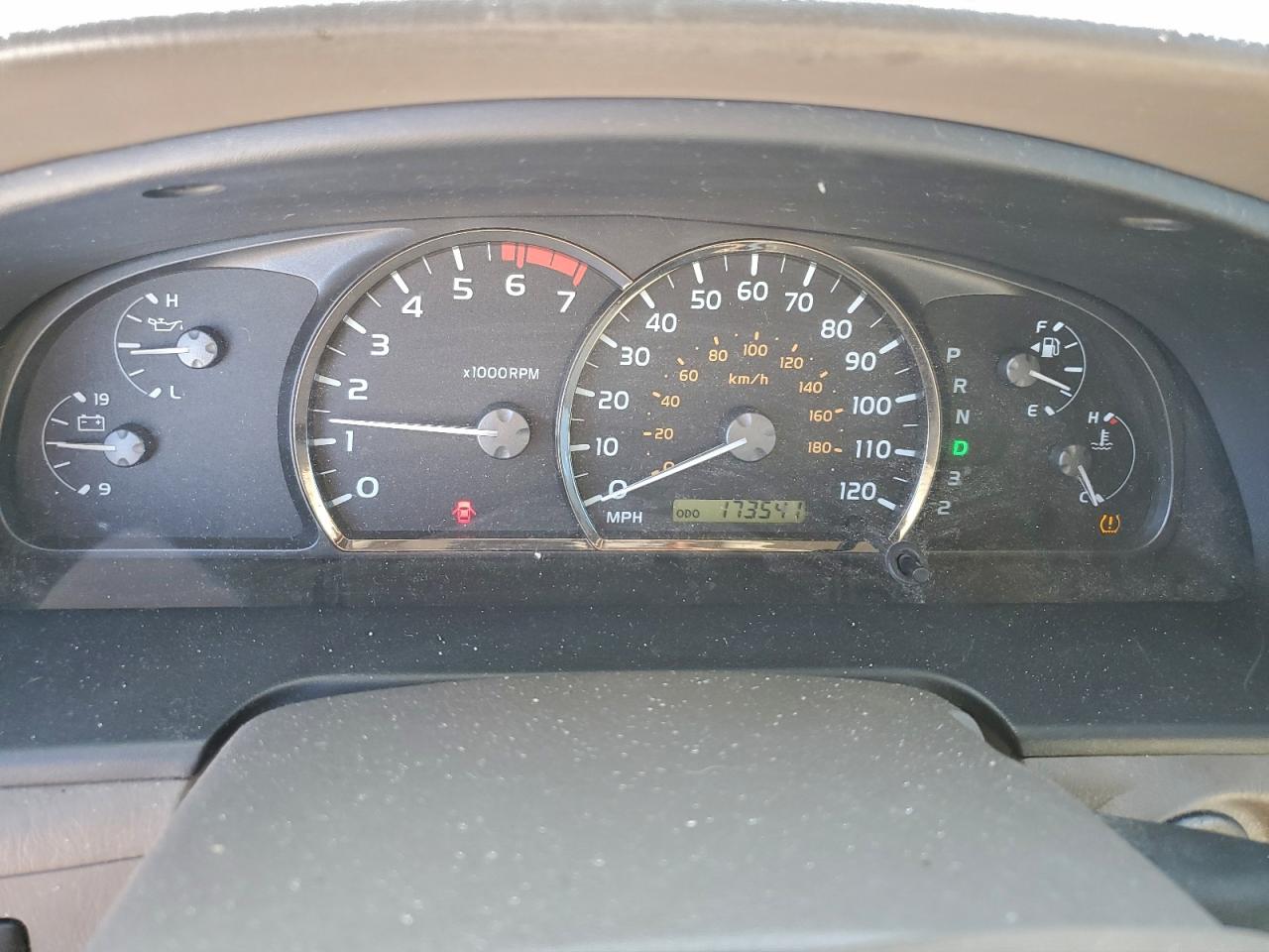 2005 TOYOTA SEQUOIA SR5 photo 9