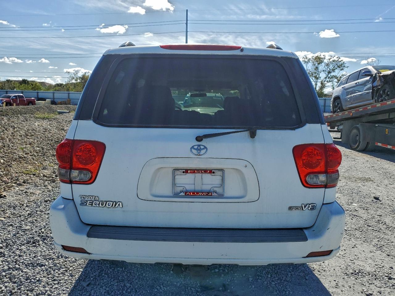 2005 TOYOTA SEQUOIA SR5 photo 6