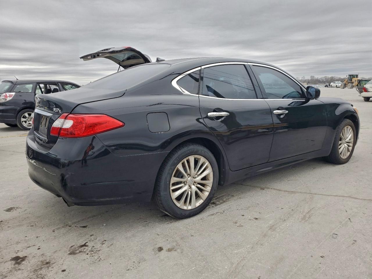 2012 INFINITI M37 X photo 3