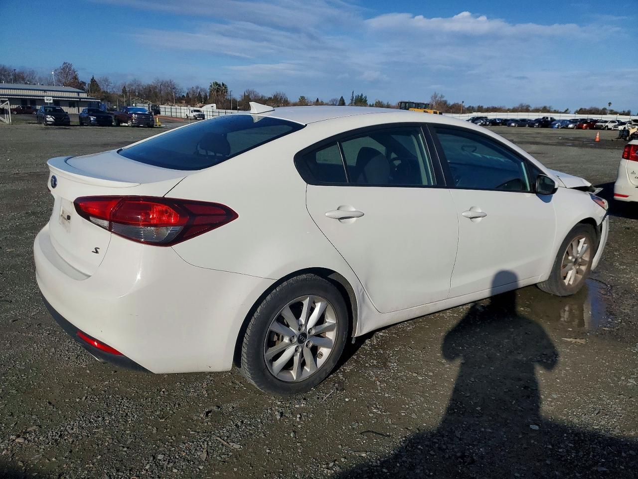 2017 KIA FORTE LX photo 3