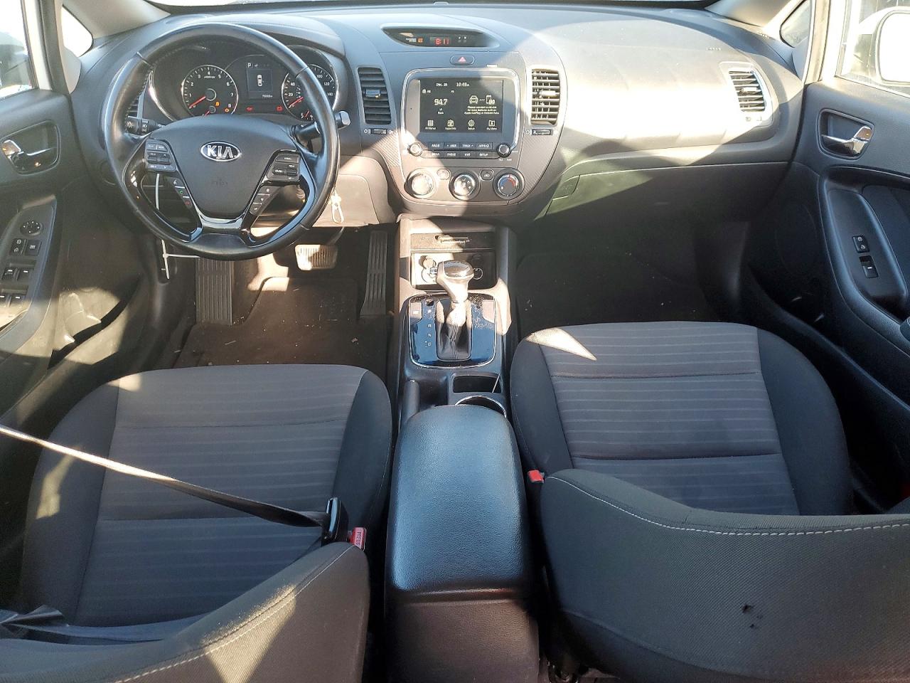 2017 KIA FORTE LX photo 8
