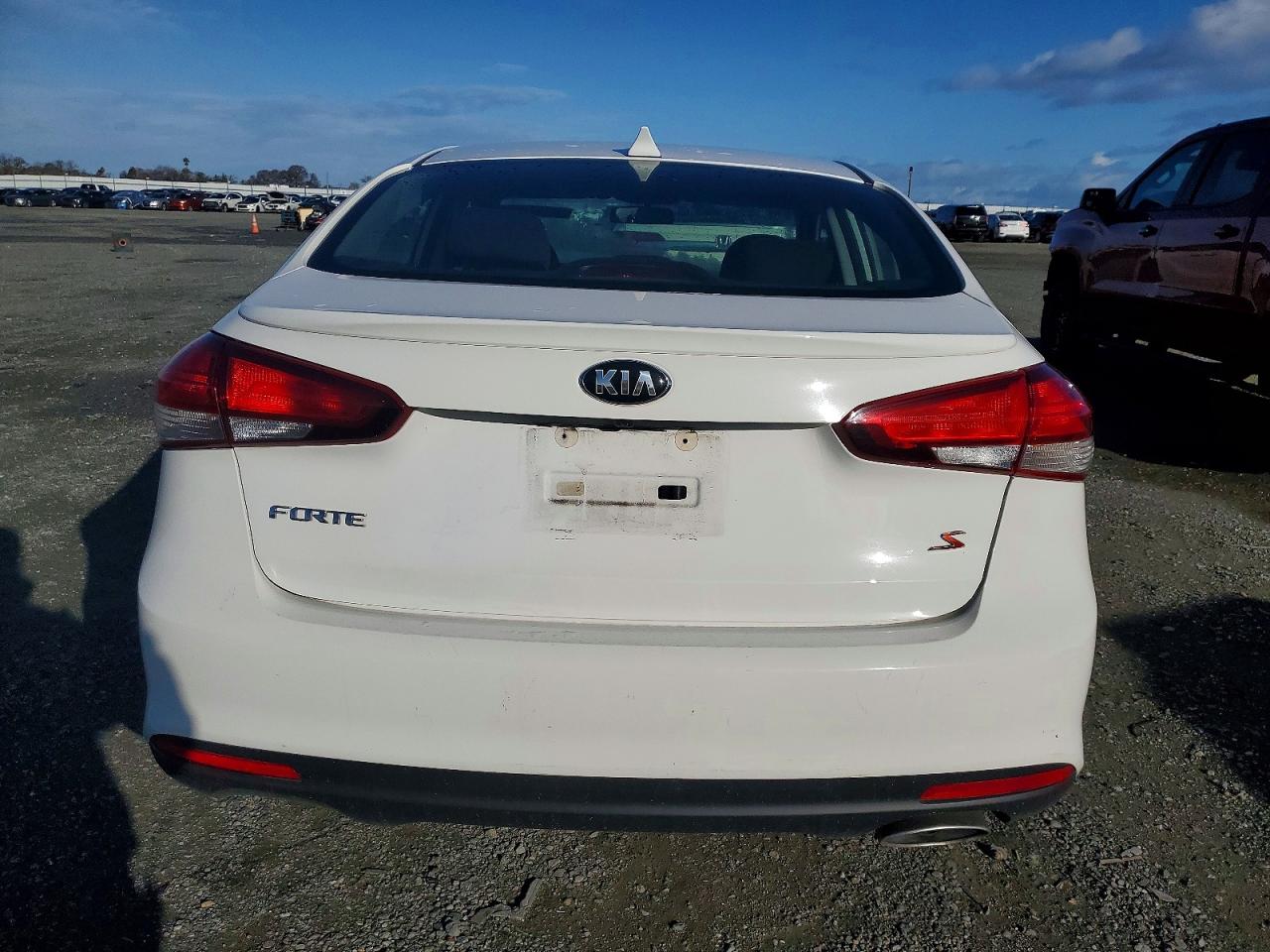2017 KIA FORTE LX photo 6
