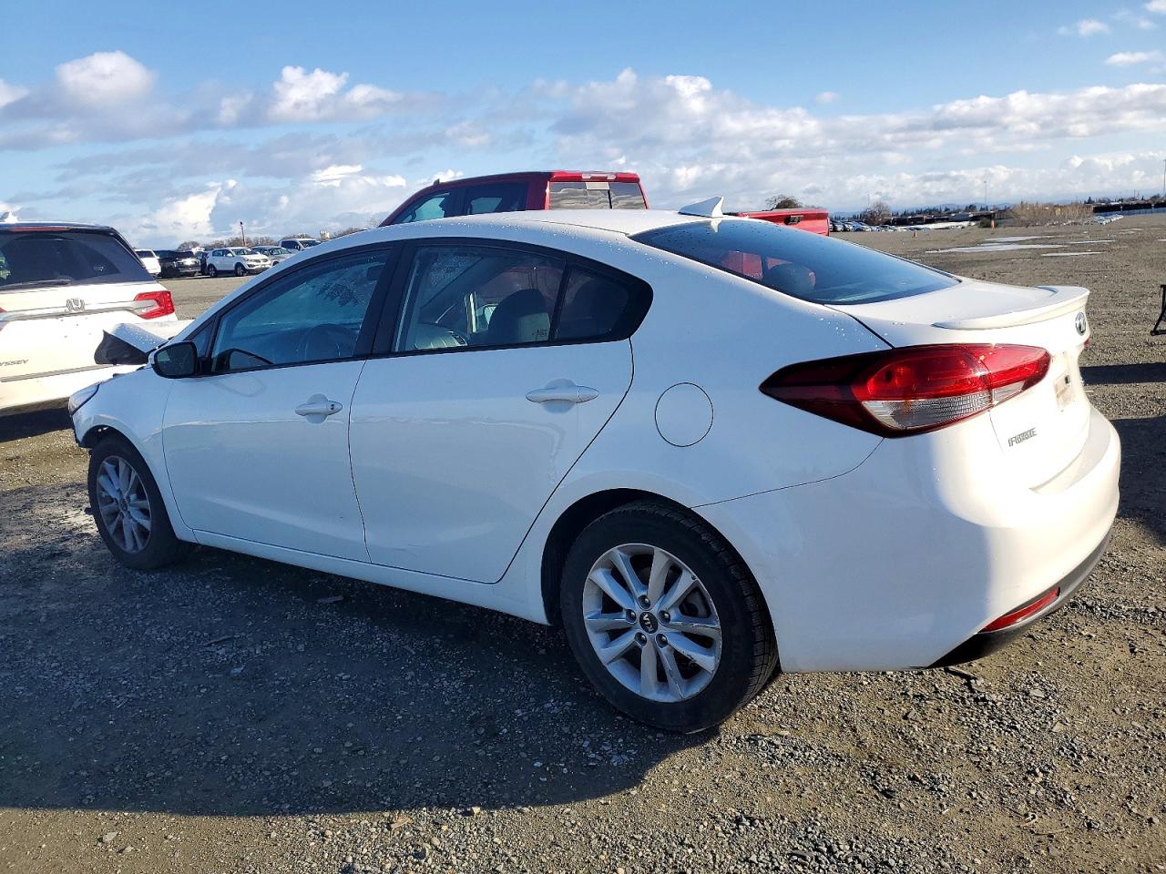 2017 KIA FORTE LX photo 2