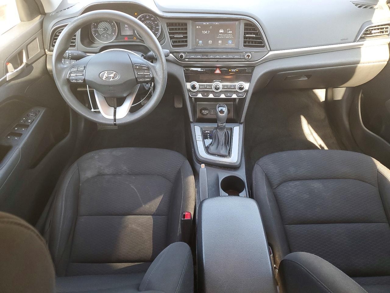 2020 HYUNDAI ELANTRA SEL photo 8