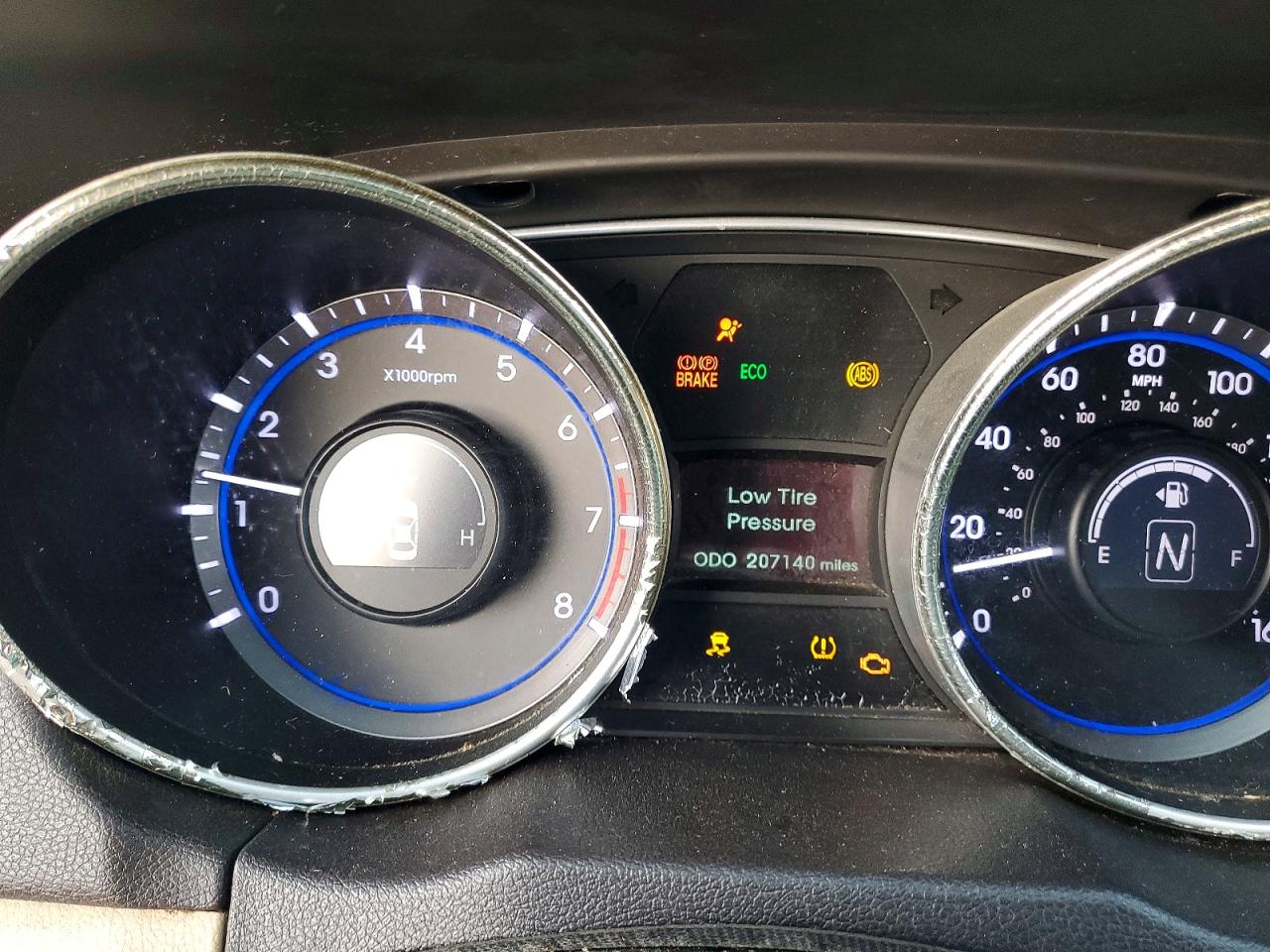 2011 HYUNDAI SONATA SE photo 9