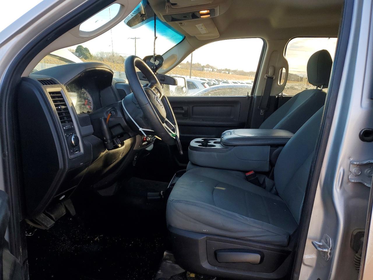 2013 RAM 1500 ST photo 7