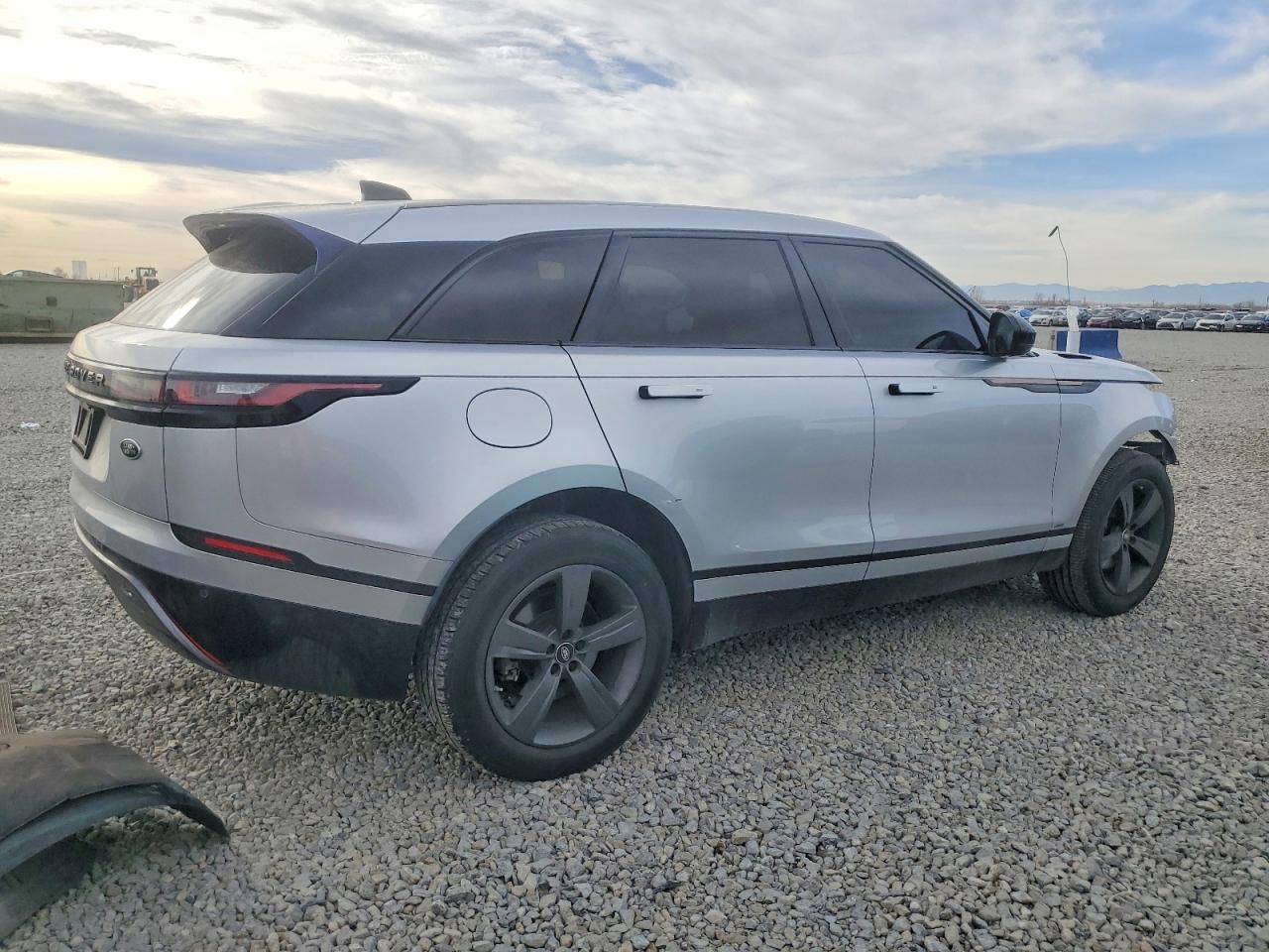 2020 LAND ROVER RANGE ROVER VELAR R-DYNAMIC S photo 3
