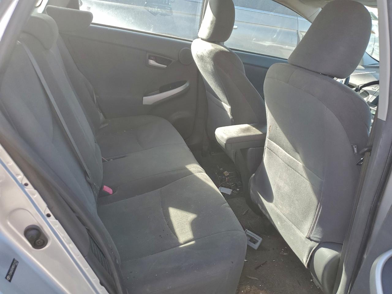 2011 TOYOTA PRIUS photo 19