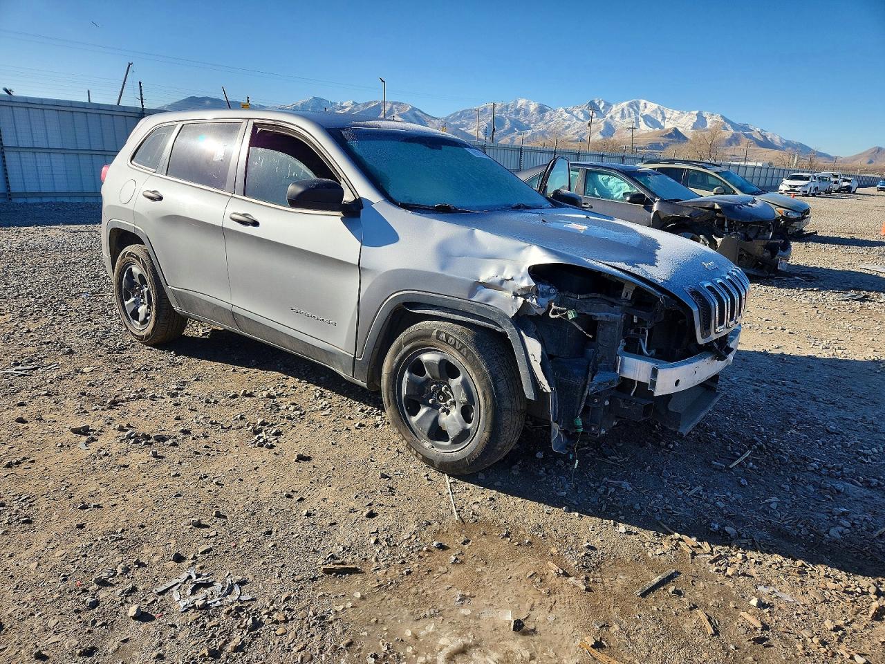 2014 JEEP CHEROKEE SPORT photo 4