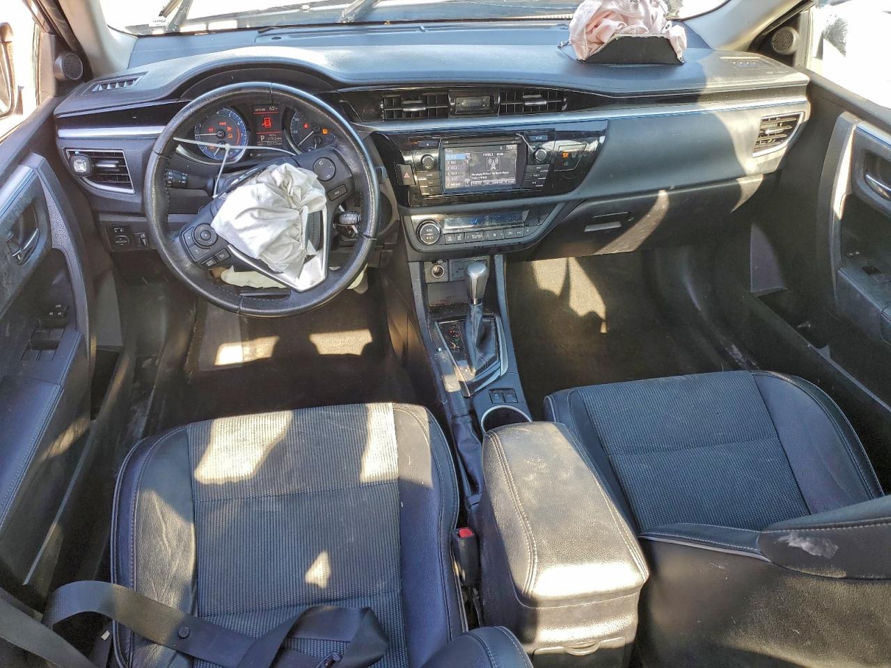 2016 TOYOTA COROLLA L photo 8
