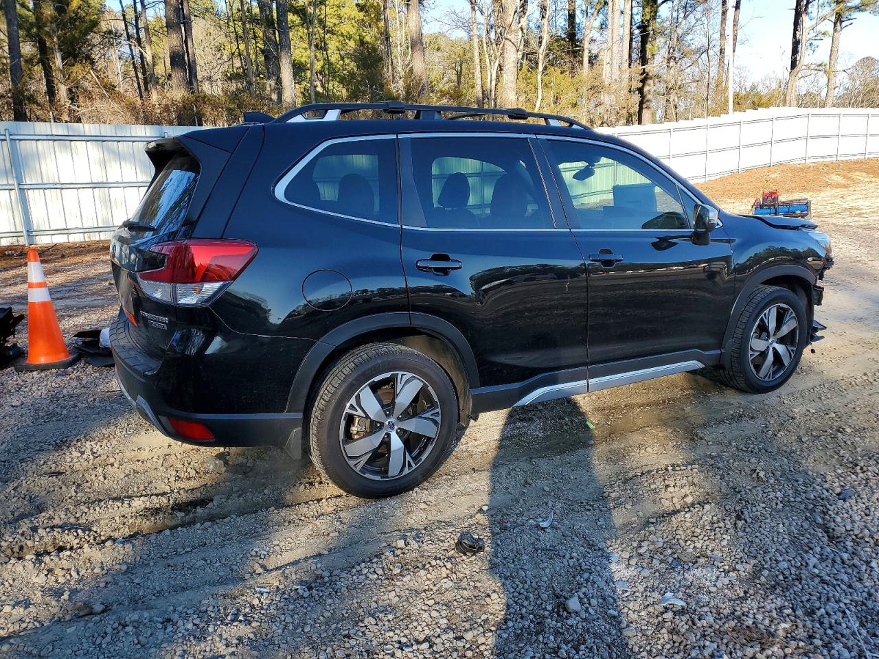 2021 SUBARU FORESTER TOURING photo 3