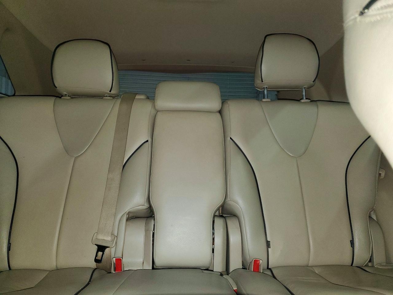 2010 TOYOTA VENZA photo 10