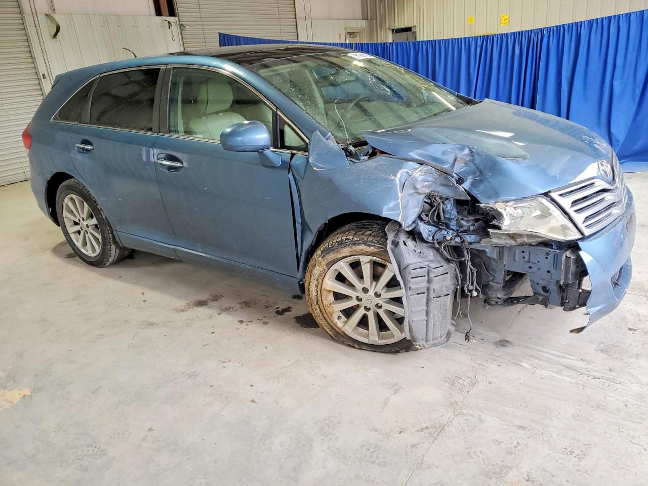 2010 TOYOTA VENZA photo 4