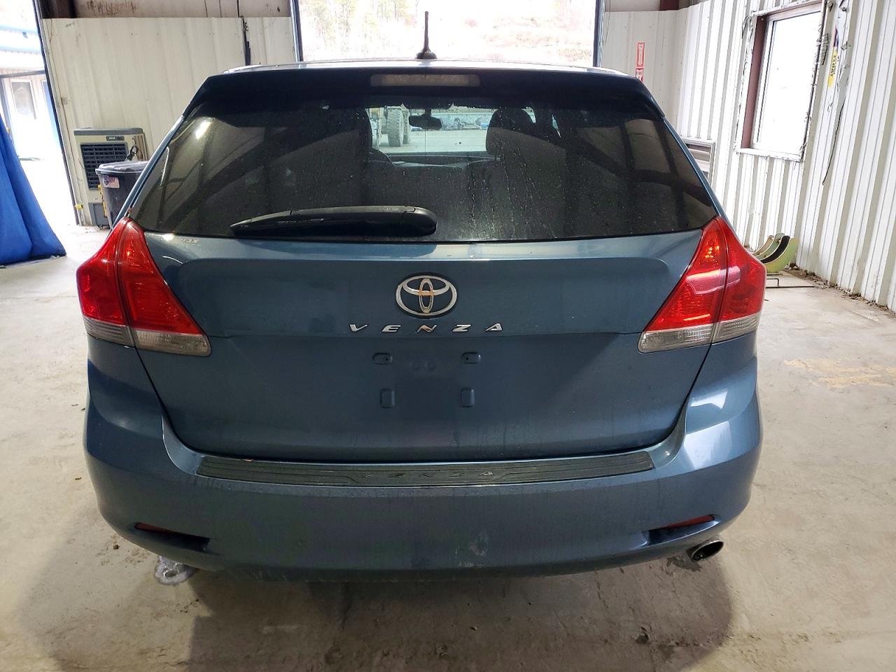 2010 TOYOTA VENZA photo 6