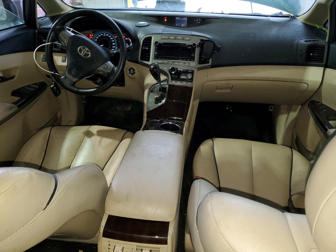 2010 TOYOTA VENZA photo 8