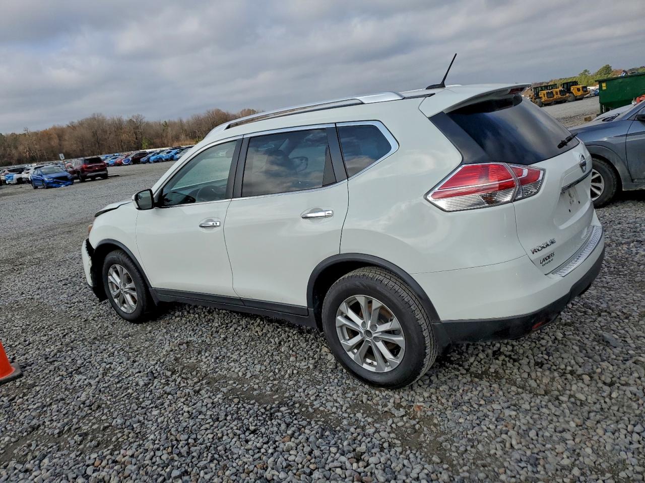 2016 NISSAN ROGUE S photo 2